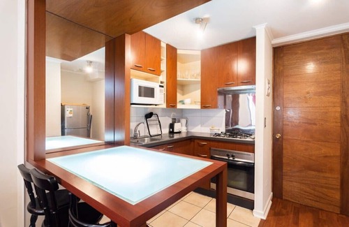 Bellas Artes Apartment | Urban Burgundy - 1BR, Metro, Wifi, TV