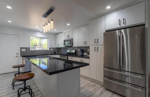 Palo Alto House | Urban, chic - in heart of Silicon Valley