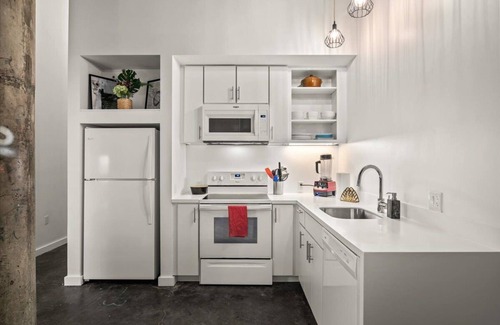 Crossroads Arts District Apartment | Urban Chic Loft in the Heart of the Crossroads