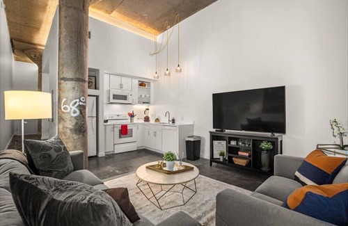 Crossroads Arts District Apartment | Urban Chic Loft in the Heart of the Crossroads