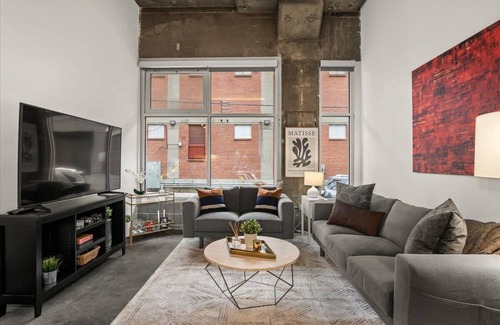 Crossroads Arts District Apartment | Urban Chic Loft in the Heart of the Crossroads