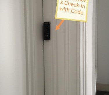 Wahring Apartment | Urban City Apartment - Contactless Check-In