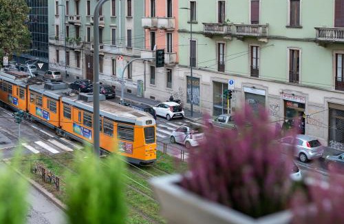 Zona Farini Apartment | Urban District Apartments - Milan Lancetti Style