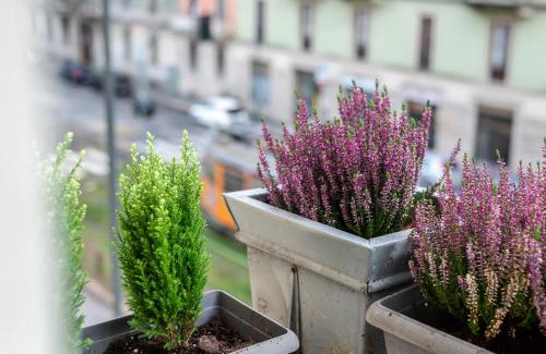Zona Farini Apartment | Urban District Apartments - Milan Lancetti Style