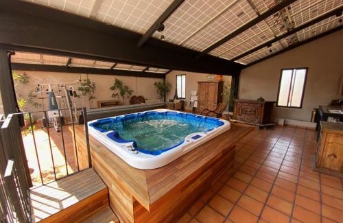 Guadalajara House | Urban Hacienda downtown, tranquil, spacious, jacuzzi