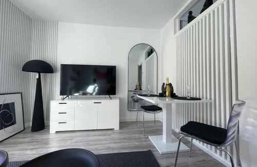Burgos Apartment | Urban Home by Unique Rooms