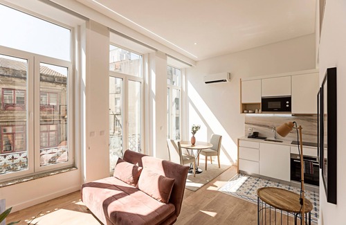 Lapa Apartment | Urban House by LovelyStay