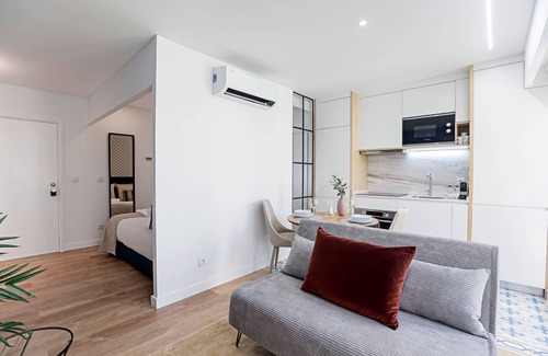 Lapa Apartment | Urban House by LovelyStay