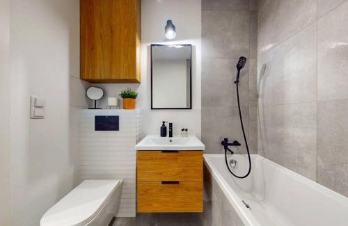 Praga Poludnie Apartment | Urban Jungle Apartment With Ac Praga Poludnie