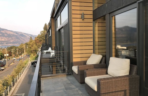 Hood River House | Urban Loft - Downtown luxury loft