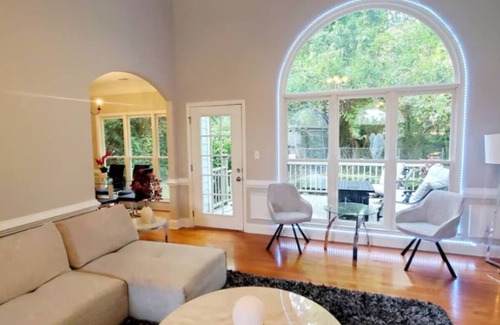 Atlanta House | Urban Oasis: Luxe 4BR in Cascade