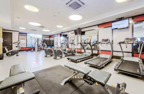 Etobicoke Apartment | Urban Oasis - Modern 1 bedroom w pool access free parking