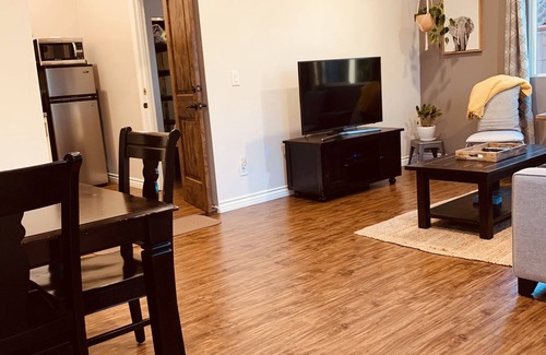 Serra Mesa House | "Urban Retreat" Enjoy a beautiful clean, quiet apartment just for you in SD 🌞