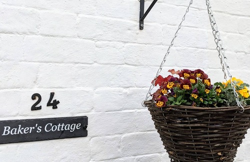 Evesham Cabin | Urban spa and Garden Bar