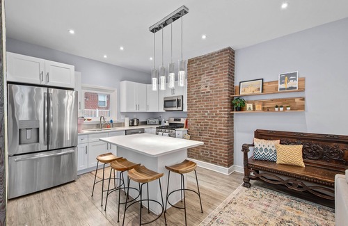 Lower Lawrenceville House | Urban Tranquility - Cozy and Spacious Retreat in Awesome Central Location