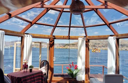 Puno Hotel | Uros Sky view lodge Perú