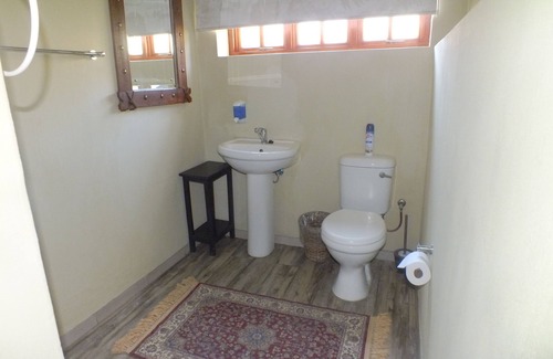 Windhoek Central Bed & Breakfast | Uzuri Guesthouse