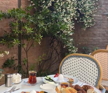 Rasimpasa Hotel | Va Pansiyon