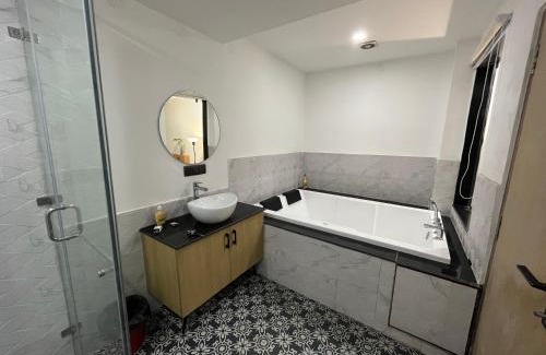 Hauz Khas Village Bed & Breakfast | Vaara