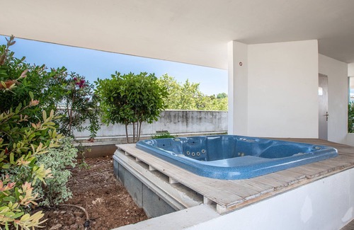 Cagnes-sur-Mer Apartment | Vacancéole - Résidence Le Crystal