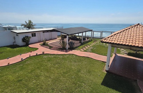 El Sauzal House | VACARDI Beach front Roomy 5 Bd, 5 Ba, 1 studio 2 Story House large yard jacuzzi