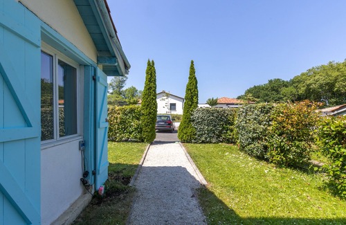Saint-Martin-de-Seignanx House | Vacation Home "L Ostal Luminosa" with Private Heated Pool, 2 Private Terraces & Wi-Fi