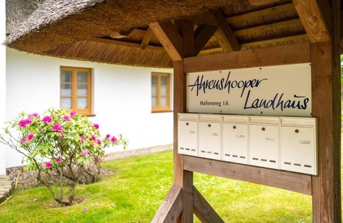 Althagen Apartment | Vacation apartment "Ahrenshooper Landhaus 01"