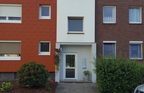 Langen b. Bremerhaven Apartment | Vacation apartment "Lilie" in Geestland OT Langen on the outskirts of Bremerhaven