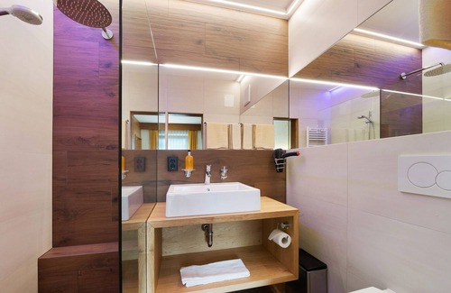 Burgusio Apartment | Vacation Apartment "Sonnenhof Sonnblume" with Mountain View, Terrace & BBQ