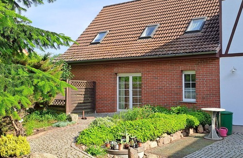 Lubs Apartment | Vacation apartment 3 (ground floor bottom right) - Ferienwohnungen Lübs with W-Lan