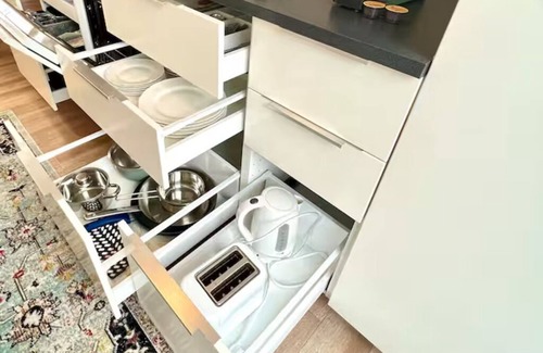 Ludwigsburg Apartment | Vacation apartment Aramis- As good as new penthouse apartment ni yellow