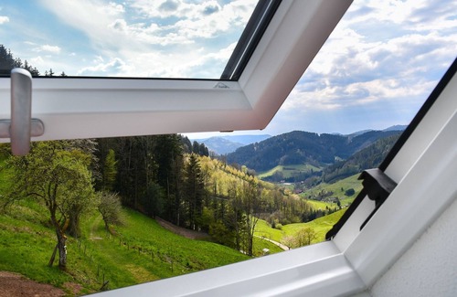 Hausach Apartment | Vacation apartment Hohenlochen 130sqm with whirlpool and barrel sauna, 3 bedrooms for max. 6 people