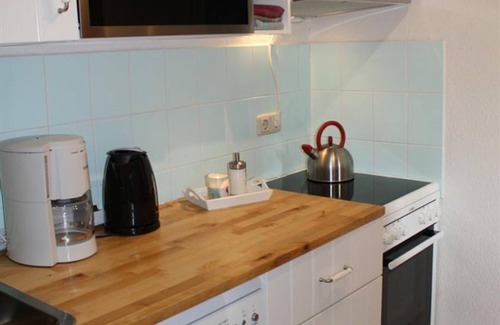 Bak Apartment | Vacation apartment "Löwenzahn" - vacation apartment, ground floor, 2 bedrooms