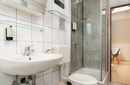 Laboe Apartment | Vacation apartment Lerchenstraße -No craftsmen or fitters-