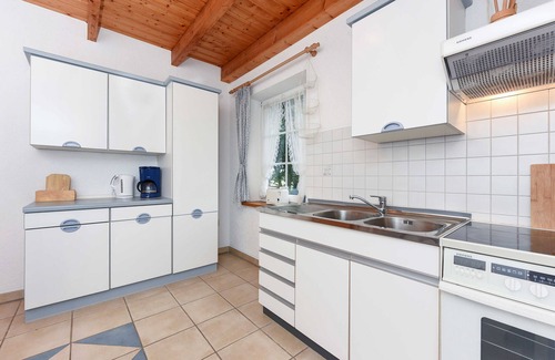 Dunum Apartment | Vacation apartment Möwe - Holiday apartments Möwe and Schwalbe in Haus Sassenhof