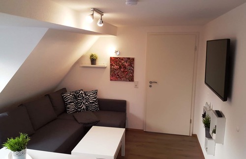 Sudstadt Apartment | Vacation apartment with 3 separate bedrooms! Subway connection! Free WLAN