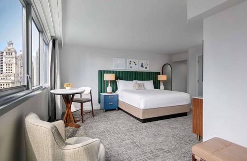 Downtown Chicago Resort | Vacation Day Is Always A Great Idea! Pets are Allowed, Near The River Theater