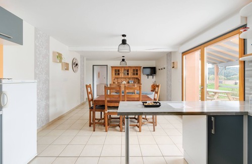 Lepanges-sur-Vologne House | Vacation Home "Le Repère Des Hirondelles" with Mountain View, Private Terrace & Wi-Fi