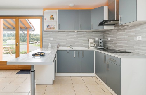 Lepanges-sur-Vologne House | Vacation Home "Le Repère Des Hirondelles" with Mountain View, Private Terrace & Wi-Fi