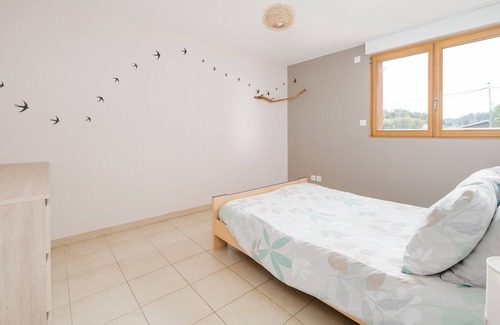 Lepanges-sur-Vologne House | Vacation Home "Le Repère Des Hirondelles" with Mountain View, Private Terrace & Wi-Fi