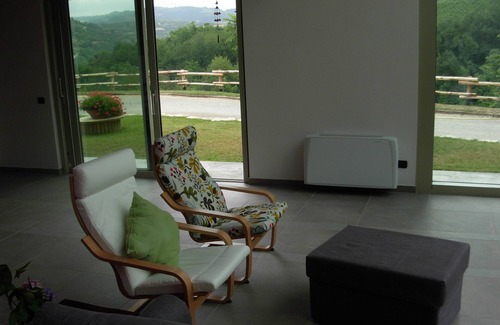 Serralunga d'Alba Cottage | Vacation home surrounded by the vineyards of Barolo