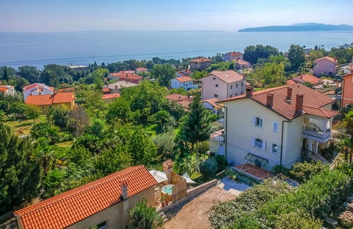 Ika House | Vacation home Aničić by Interhome