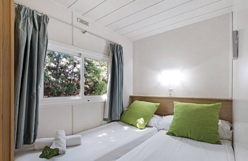 Medina-Sidonia House | Vacation Home "Bungalow La Villoria Estandar 4" with Shared Pool, Private Terrace & Wi-Fi
