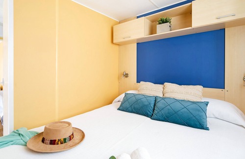 Medina-Sidonia House | Vacation Home "Bungalow La Villoria Deluxe 7" with Shared Pool, Private Terrace & Wi-Fi