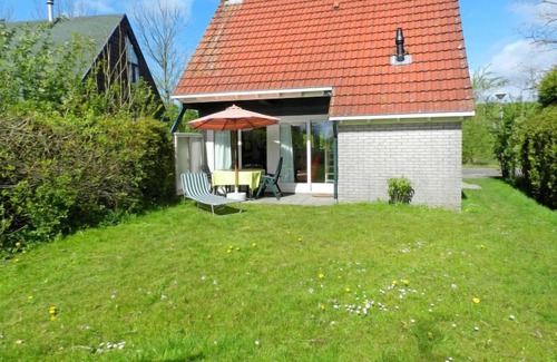 Anjum House | Vacation home Bungalowpark De Schans in Lauwersoog - 5 persons, 3 bedrooms