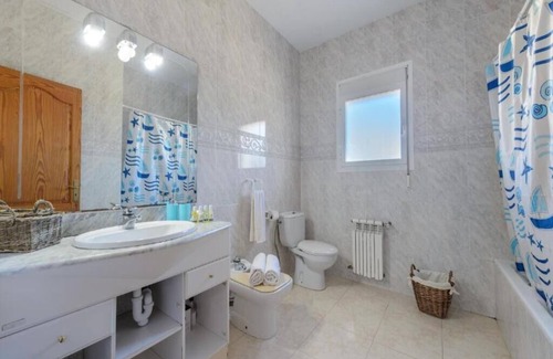 Sant Carles de Peralta House | Vacation Home "Can Prats" with Mountain View, Private Pool & Wi-Fi