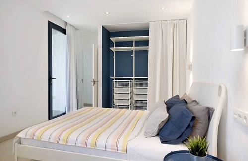 Arrieta House | Vacation Home "Casa Anclada Baja en Arrieta" with Private Terrace & Wi-Fi