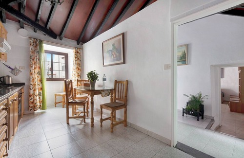 Sauzal House | Vacation Home 'Casa Haba' with Sea View, Terrace & Wi-Fi
