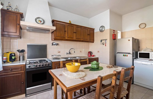 Pera House | Vacation Home "Casa Rocha" with Sea View, 2 Private Terraces & Wi-Fi