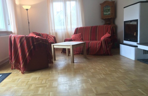Furstenfeldbruck District House | Vacation home for up to 5 people in Schöngeising. Quiet location. Munich S-Bahn.
